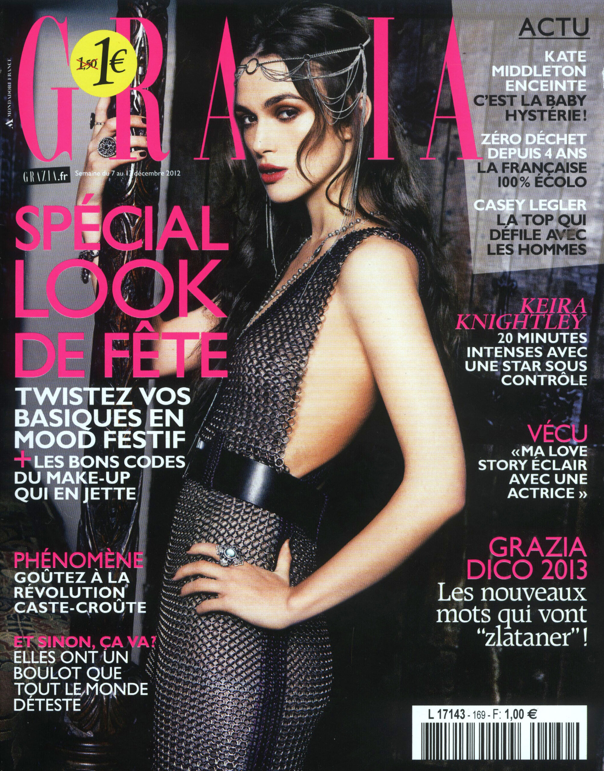 Mannequin en robe métallisée audacieuse, pose élégamment sur la couverture d’un magazine de mode, mettant en avant un look festif sophistiqué et glamour, maquillage accentué et coiffure soignée.