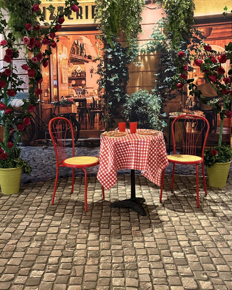 Reconstitution du Grand Canal de Venise et gondole vénitienne pour la Saint-Valentin